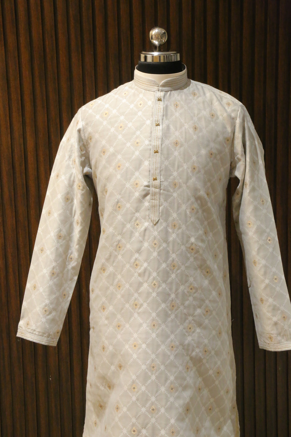 Heritage Looms Elegant Jacquard Kurta | Timeless Ethnic Wear